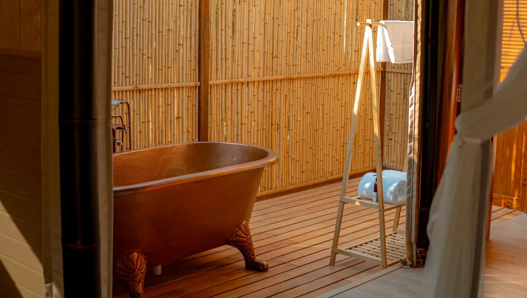garden_view_deluxe_bathtub_1